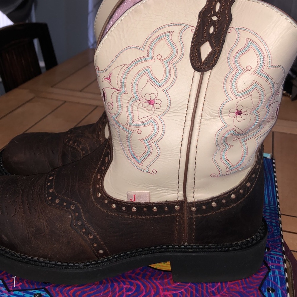Justin Gypsy Short Square Toe Boots, size 9 - Picture 3 of 7